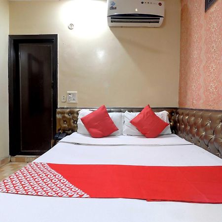 Oyo Flagship 81569 The Red Rose Inn 新德里 外观 照片