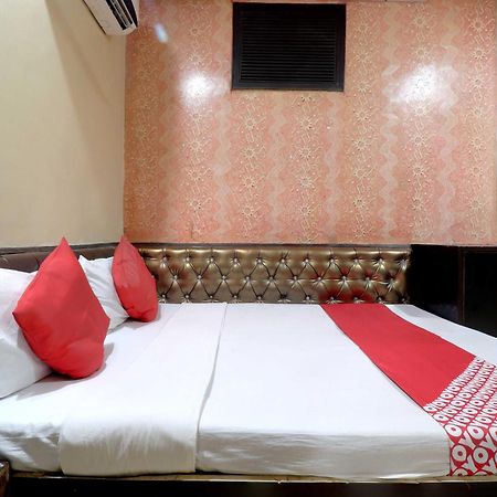 Oyo Flagship 81569 The Red Rose Inn 新德里 外观 照片
