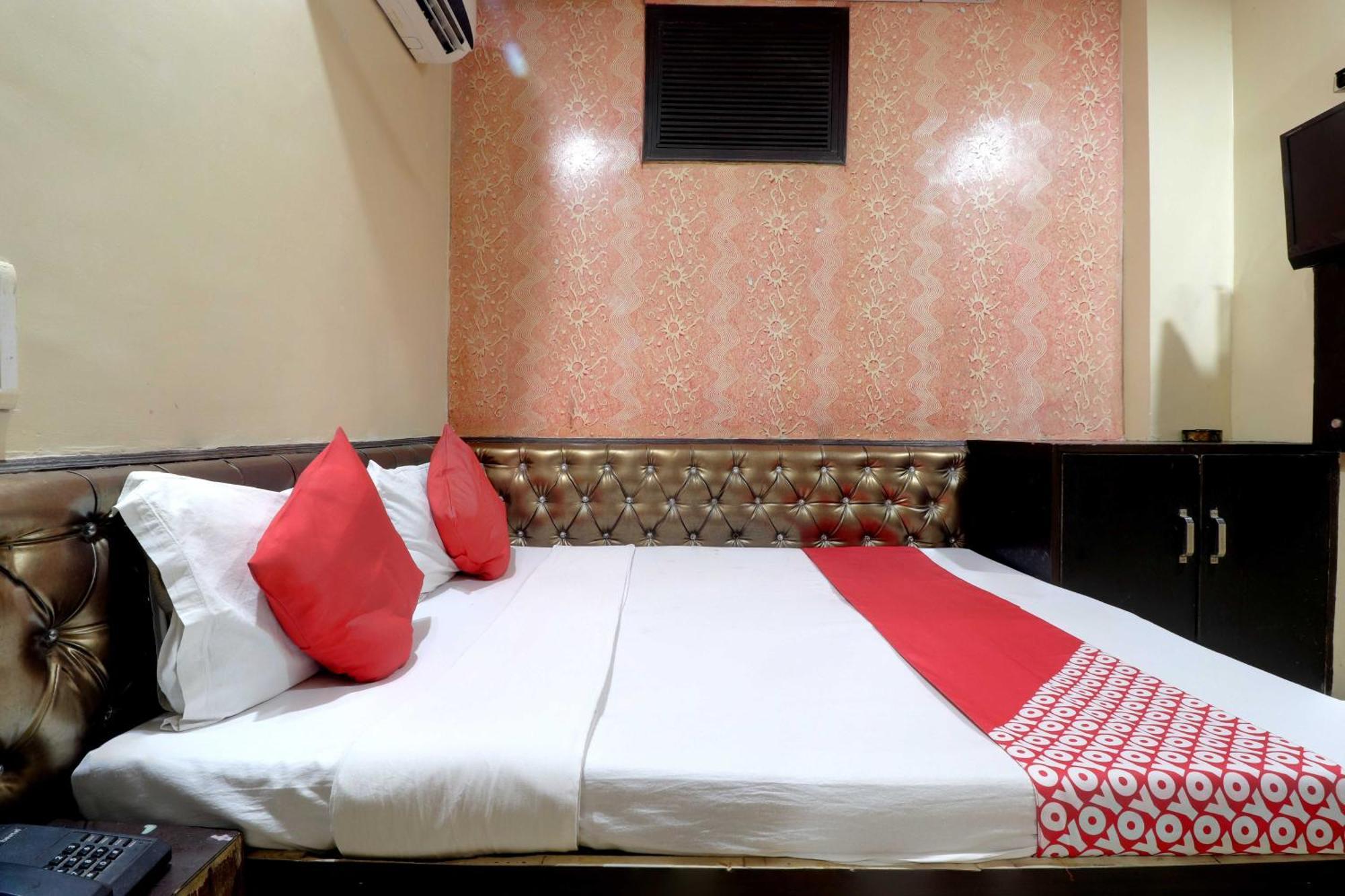 Oyo Flagship 81569 The Red Rose Inn 新德里 外观 照片