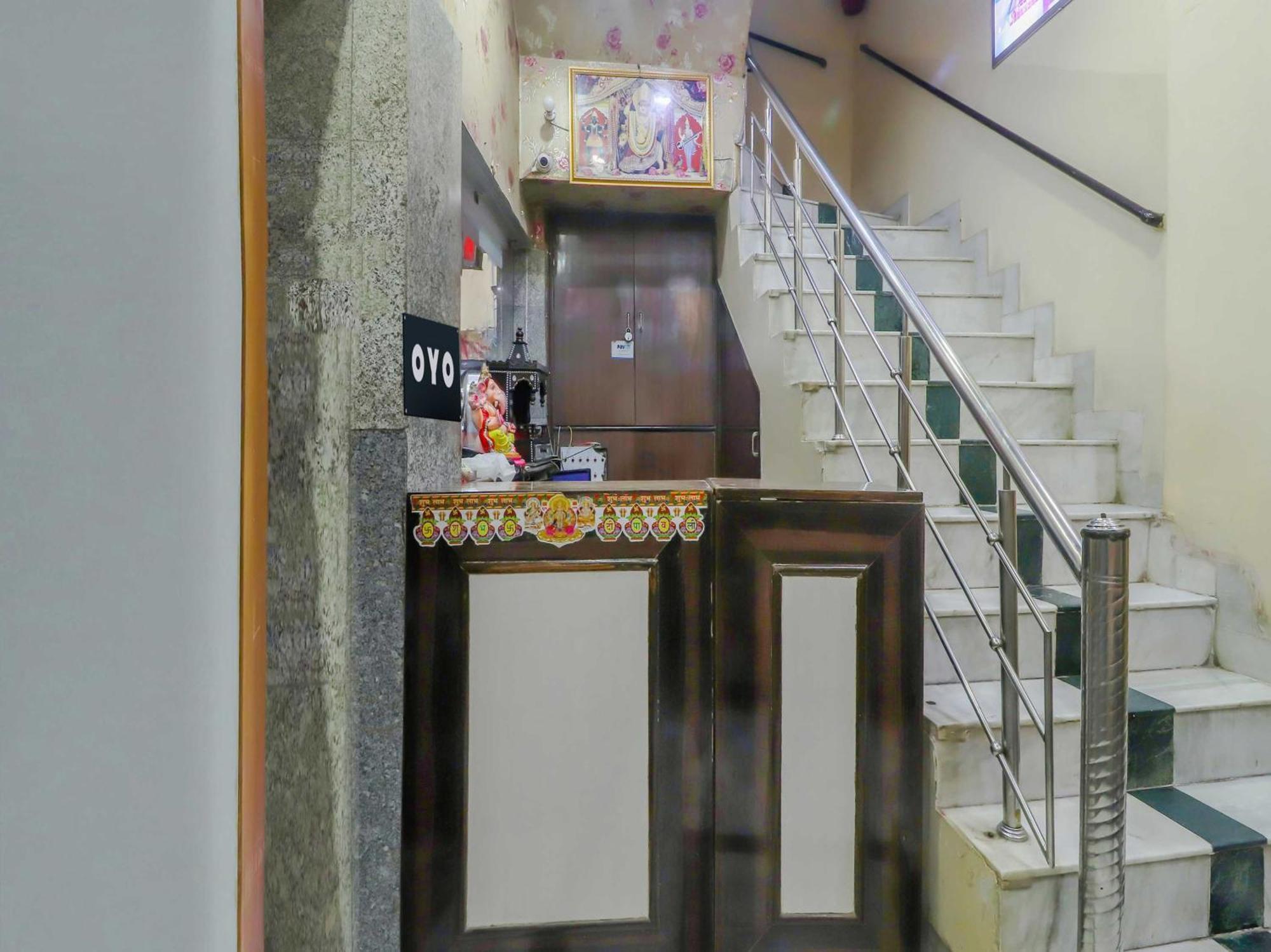 Oyo Flagship 81569 The Red Rose Inn 新德里 外观 照片